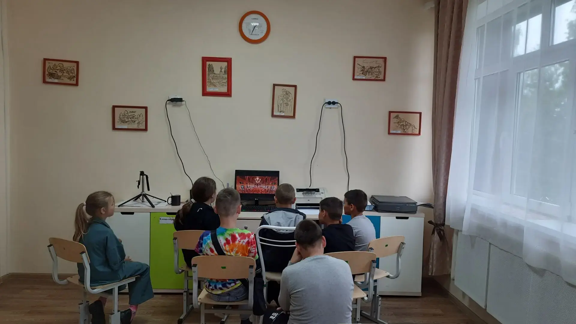 Каждый вторник в отделении социальной реабилитации (временный приют) проходит программа «Кинолектори