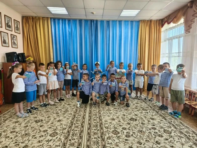 Сегодня 19 августа в подготовительной группе ,,Солнечные зайчики" прошло увлекательное ...