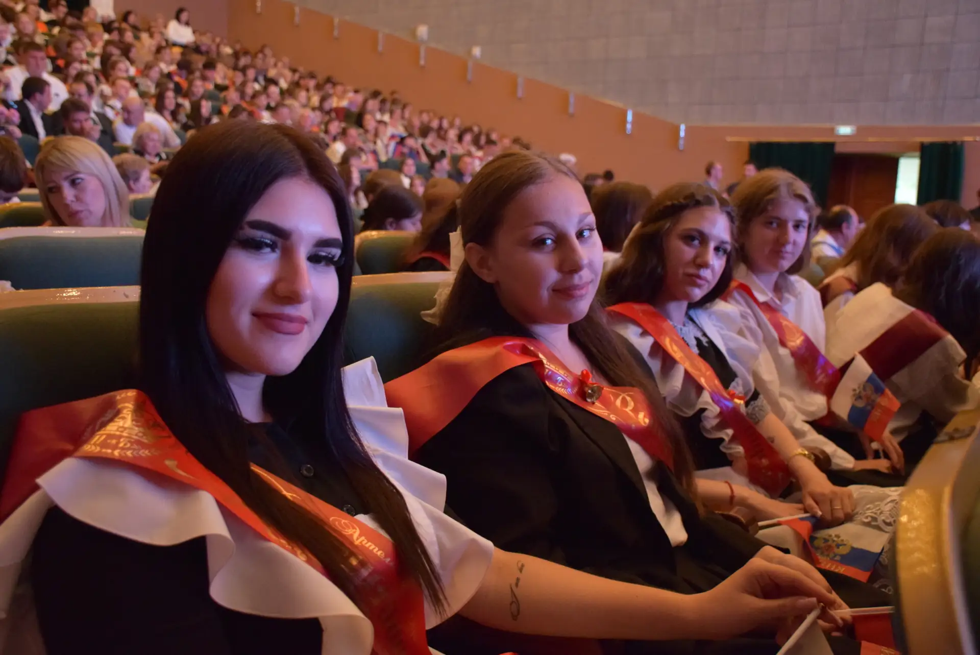 Добро — их главная сила  На празднике последнего звонка заслуженные награды получили и волонтёры.   