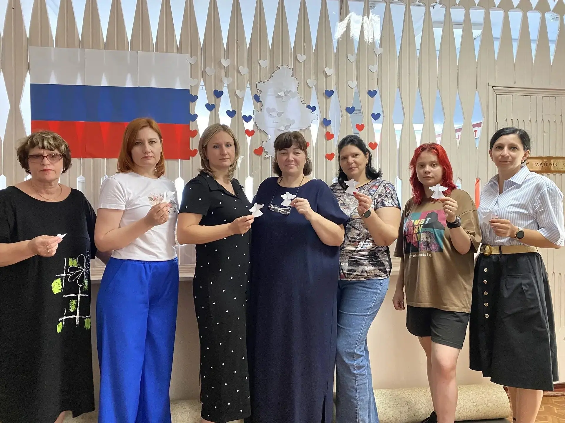 «27 июля — День памяти детей-жертв войны на Донбассе.  Сотрудники Центральной районной библиотеки пр