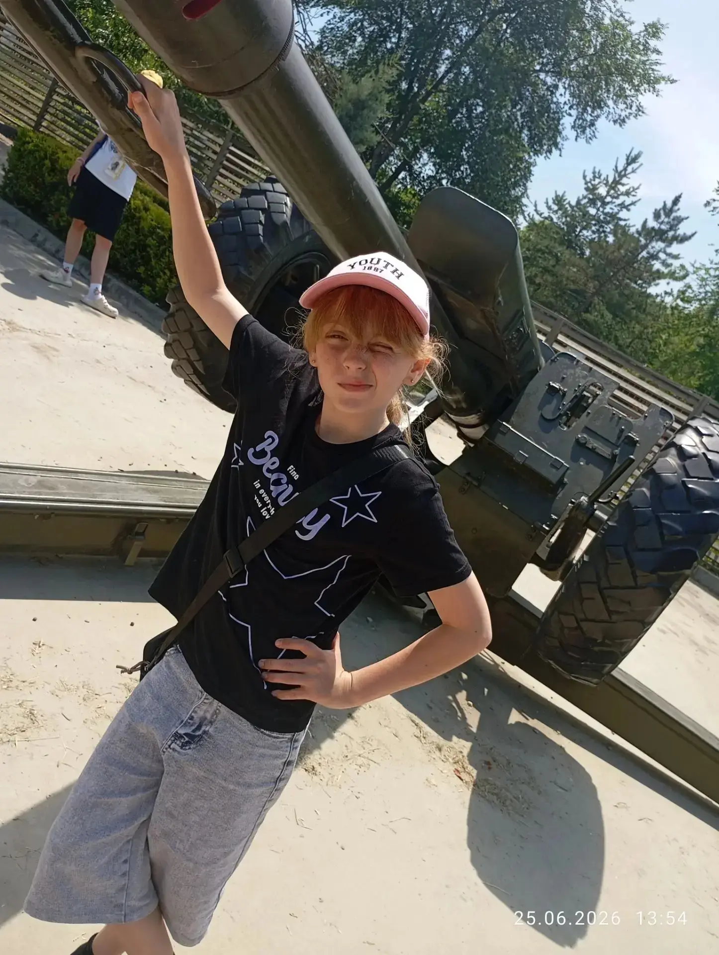 ☀️ Лето в самом разгаре! А вы знаете, чем сейчас заняты наши ученики? 🤔 

Мы решили устроить мини-с