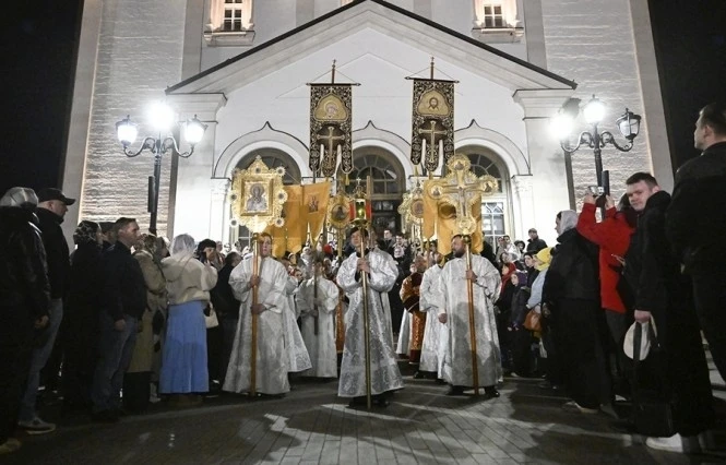 Светлое Христово Воскресение объединило верующих в Твери 🕊    В ночь с 11 на 12 апреля 2026 года Т