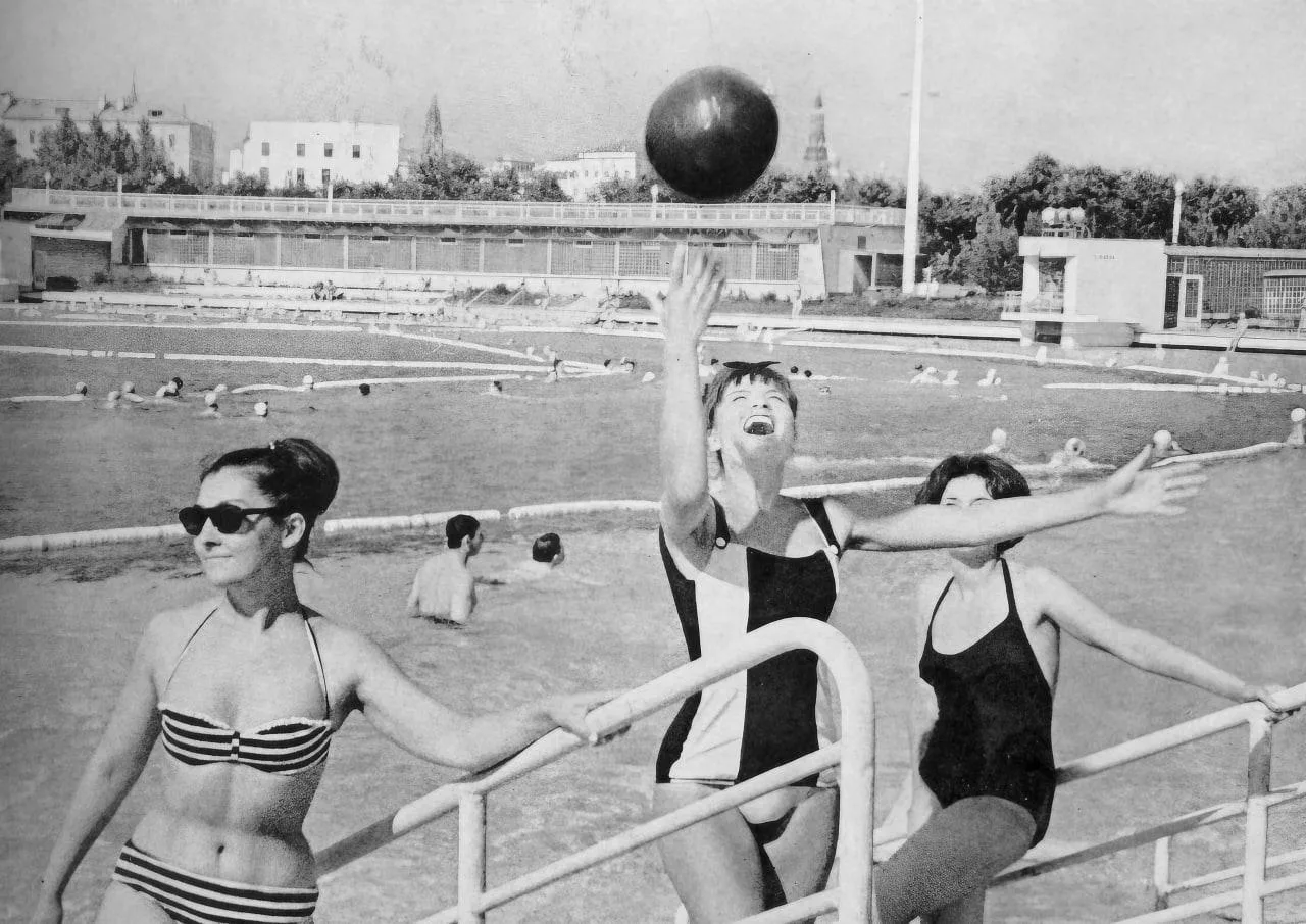 У бассейна «Москва», 1967

Новости Москвы