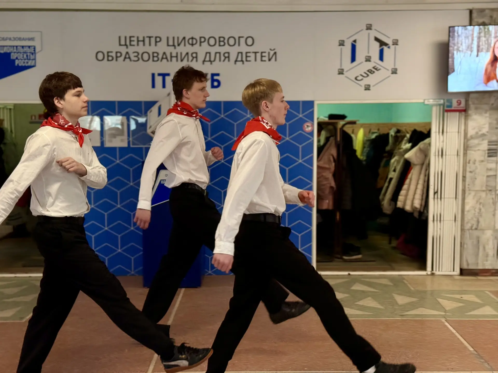 🎉 Три дня поста у Знамени Победы успешно завершены!  Благодарим учащихся 10‑го и 11‑го политехническ