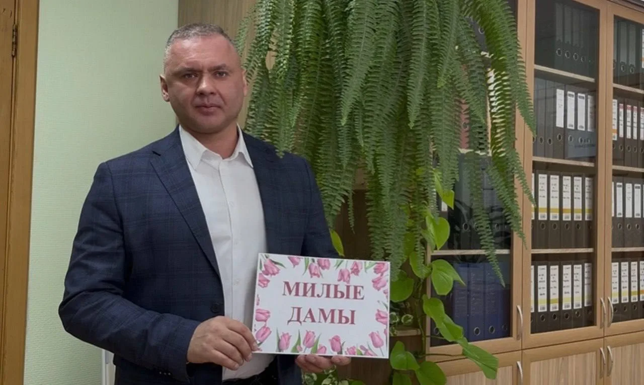 Милые дамы, весь район готовит поздравления для вас🤭 Хочется, чтобы этот день запомнил...