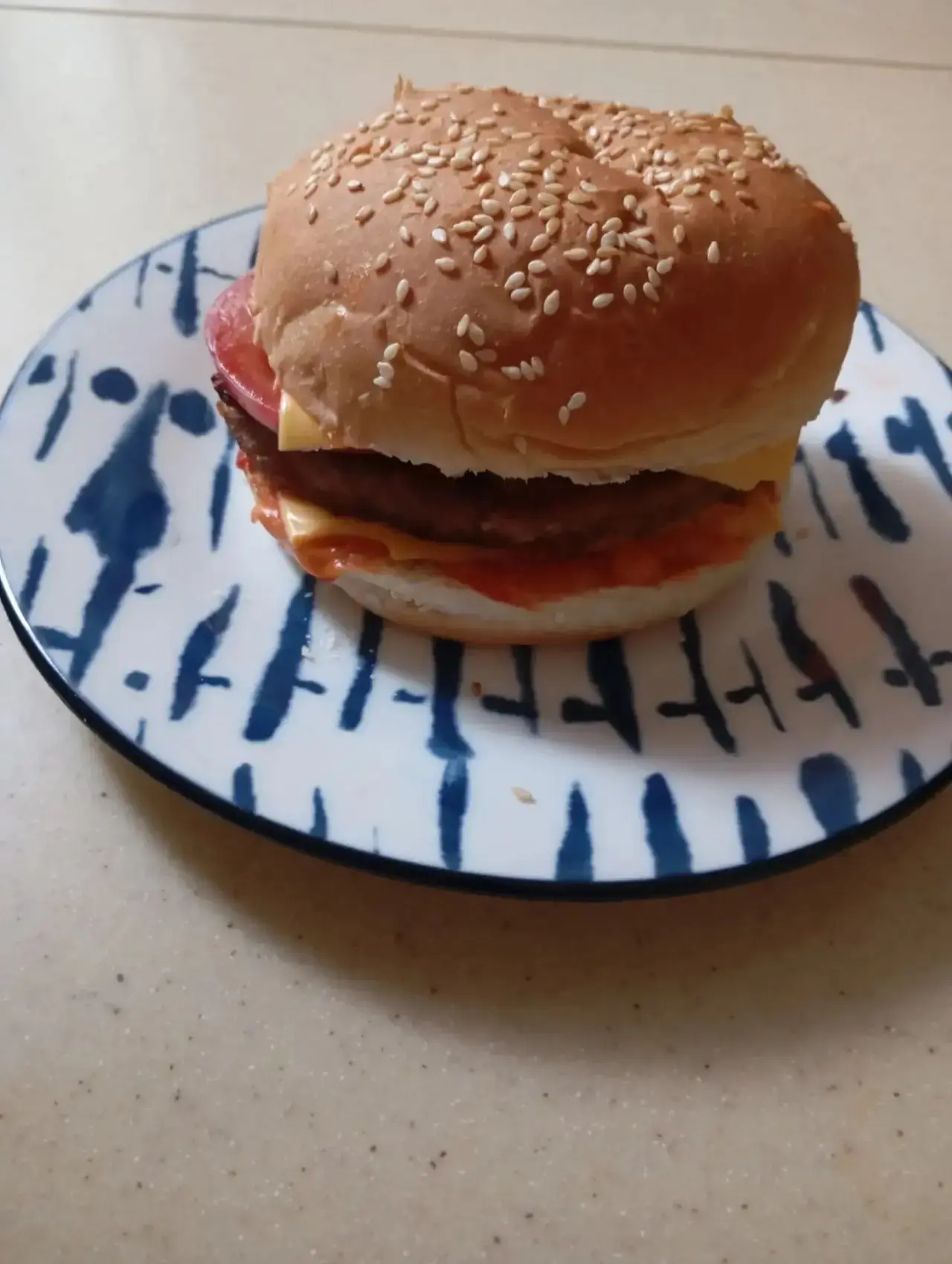 Вот такая вкуснятина у меня сегодня на ужин,с котлетками для бургеров из нашей закупки....