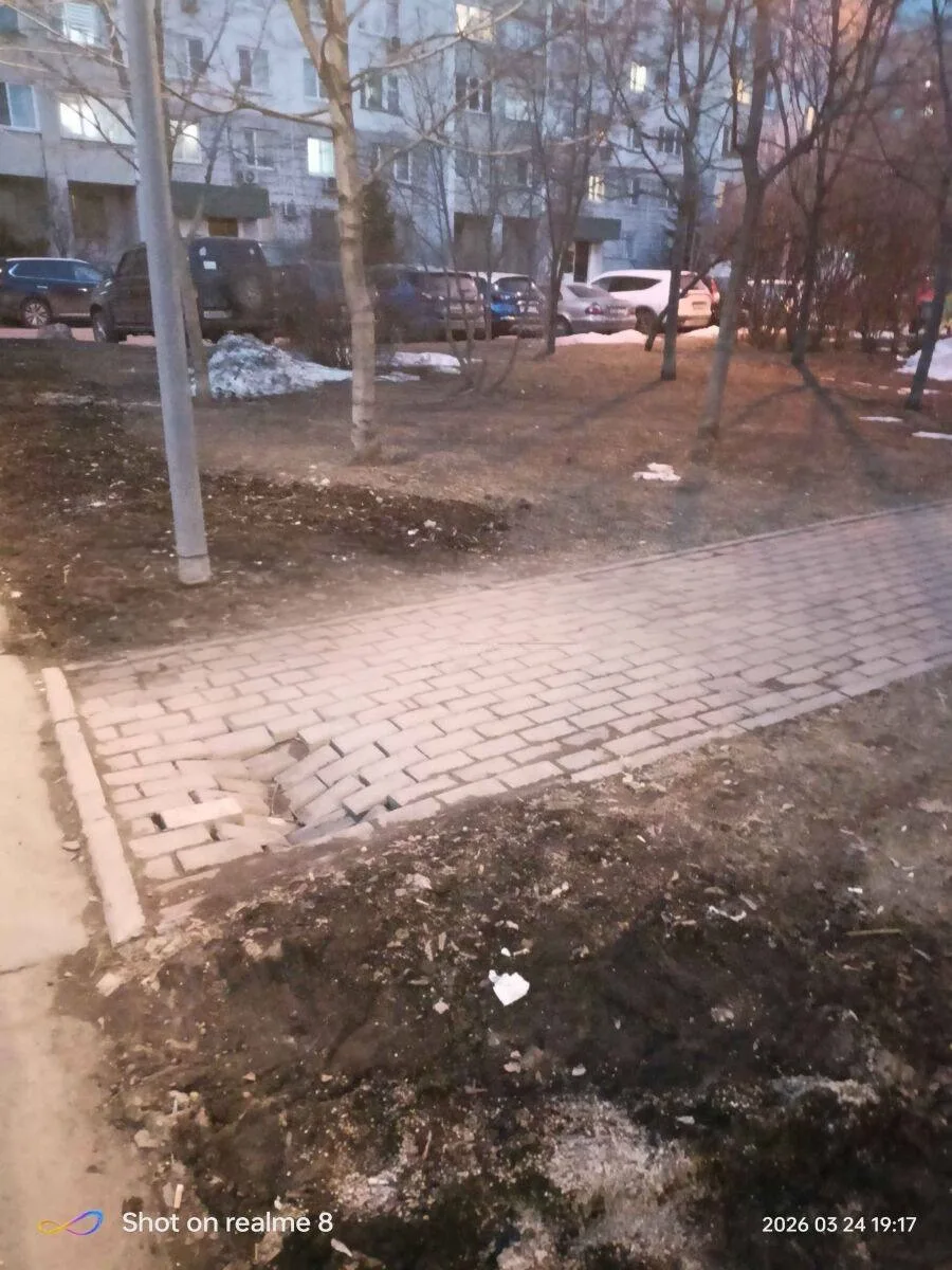 ⚠️ Проблема с плиткой на улице Генерала Кузнецова