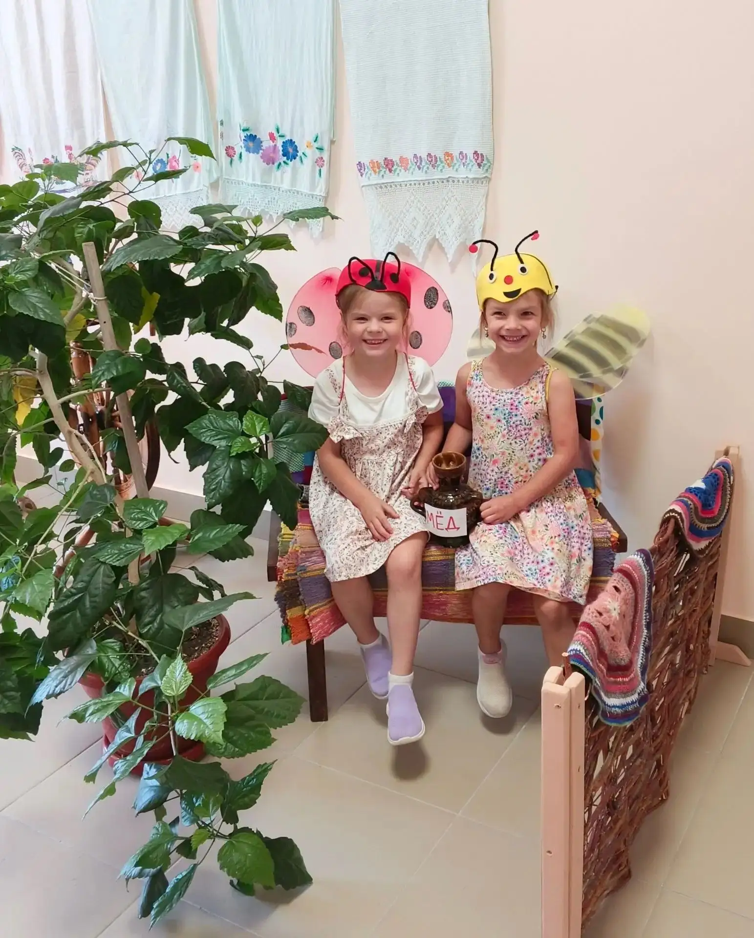 А у нас, а у нас, а у нас Медовый спас!"