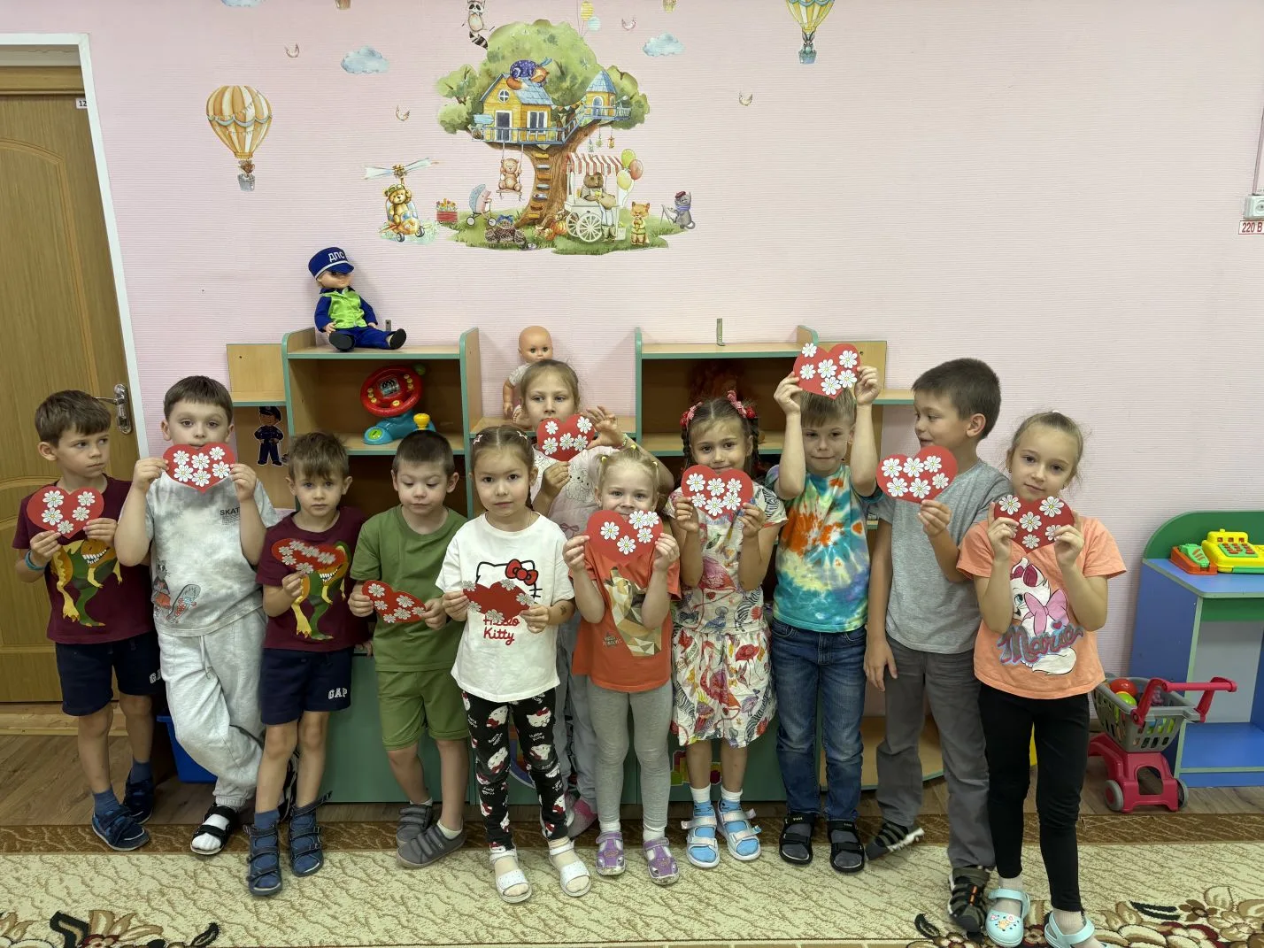 🌼 ДЕНЬ СЕМЬИ, ЛЮБВИ И ВЕРНОСТИ: ТЕПЛО И РАДОСТЬ В КАЖДОМ СЕРДЦЕ! 🌼

В учебном корпусе №5 ярко и ду