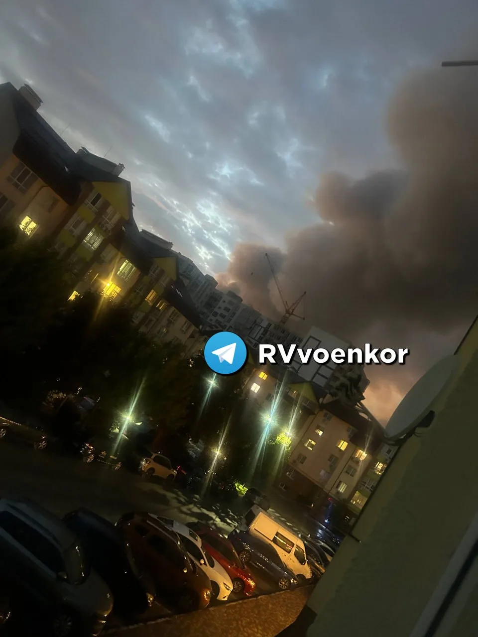 ‼️🇺🇦🔥 Киев и область затягивает чёрным дымом после ударов по складам
