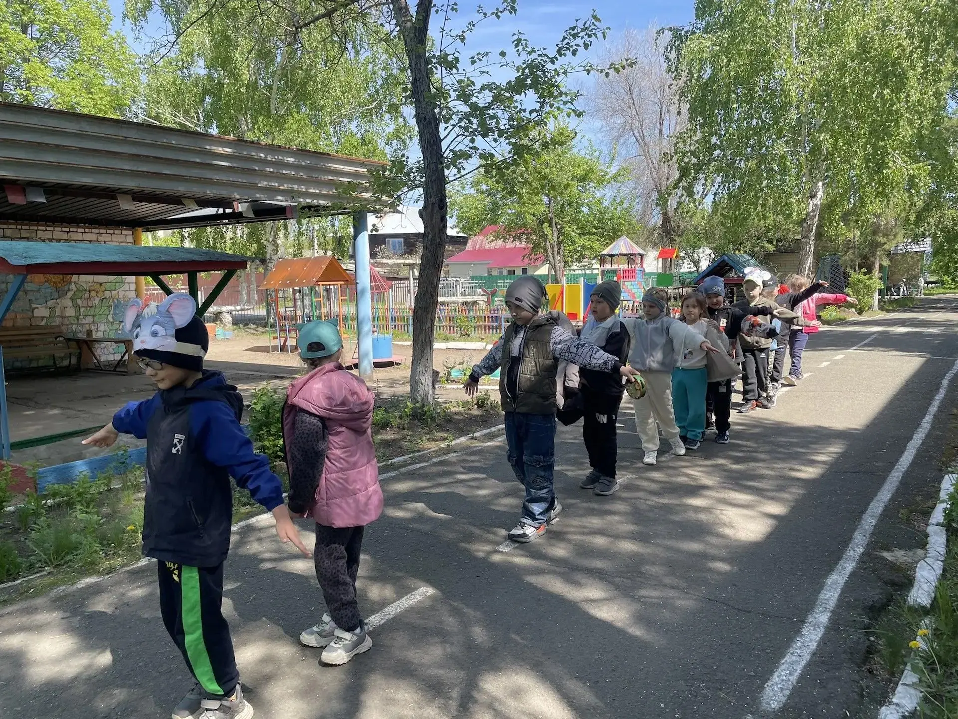 #ГодДошкольногоОбразования Подвижные игры на свежем воздухе - это прежде всего укреплен...