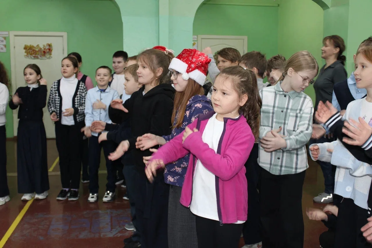💥НОВОГОДНИЕ ПЕРЕМЕНЫ💥  🎄До наступления 2026 года остаются считанные дни, и наша школа уже погружена 