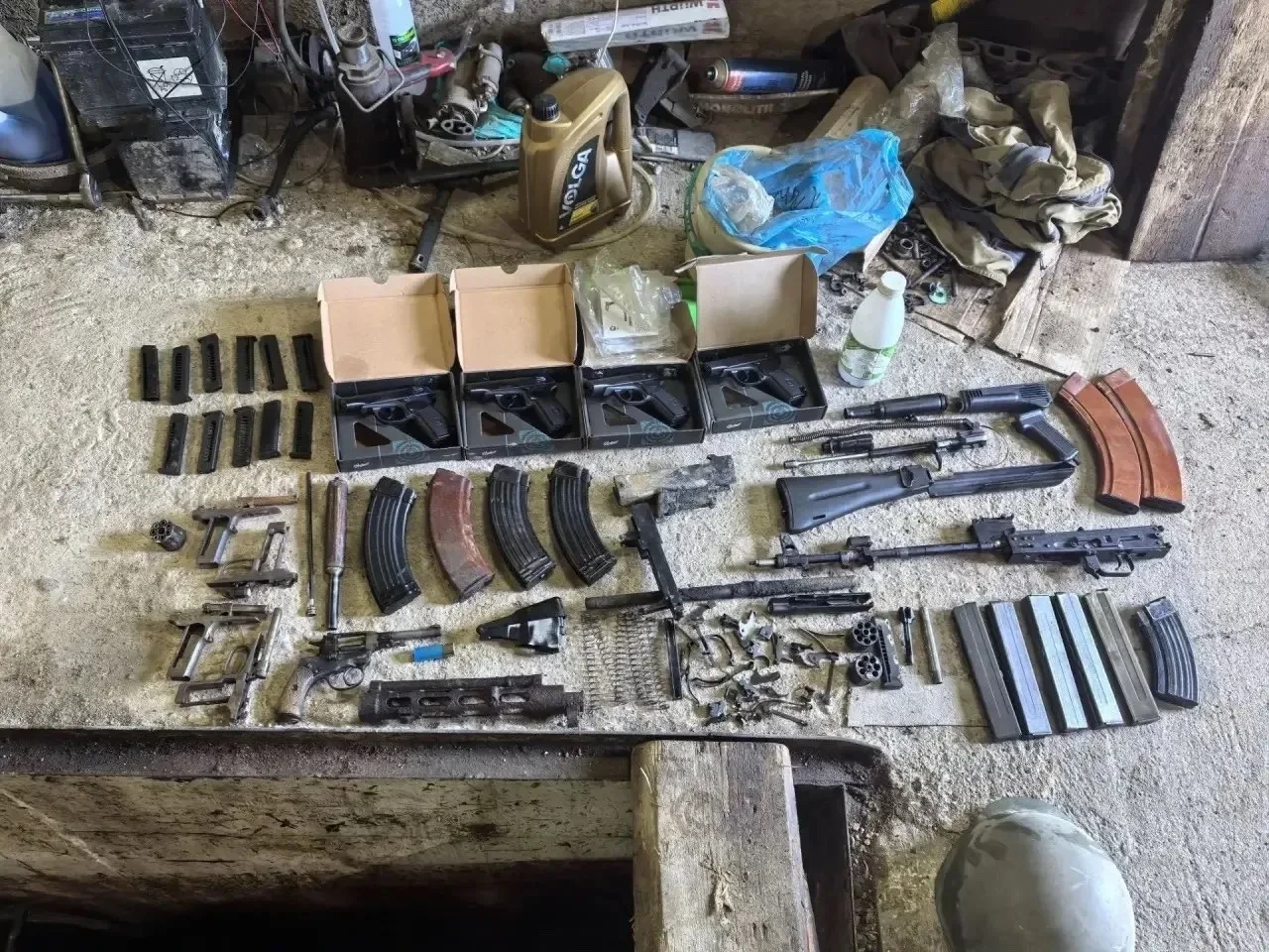 Житель Новгородского района получил 7,5 лет колонии за арсенал в гараже