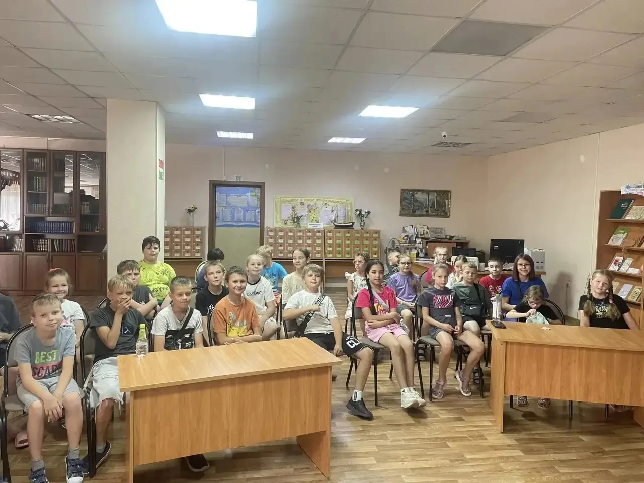 Наши ребята СЕГОДНЯ посетили детскую библиотеку, играли в ИГРУ "ГДЕ ЛОГИКА?" и разговаривали о нашей
