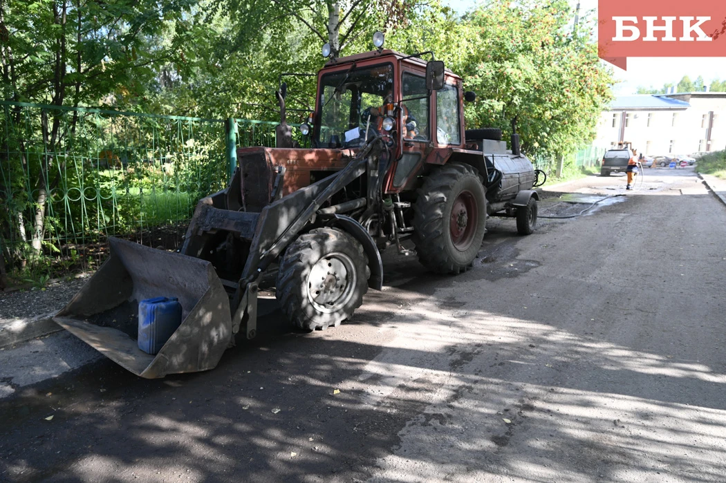 Ростислав Гольдштейн поручил оперативнее ремонтировать тротуары и подъезды к школам и детсадам в Ком