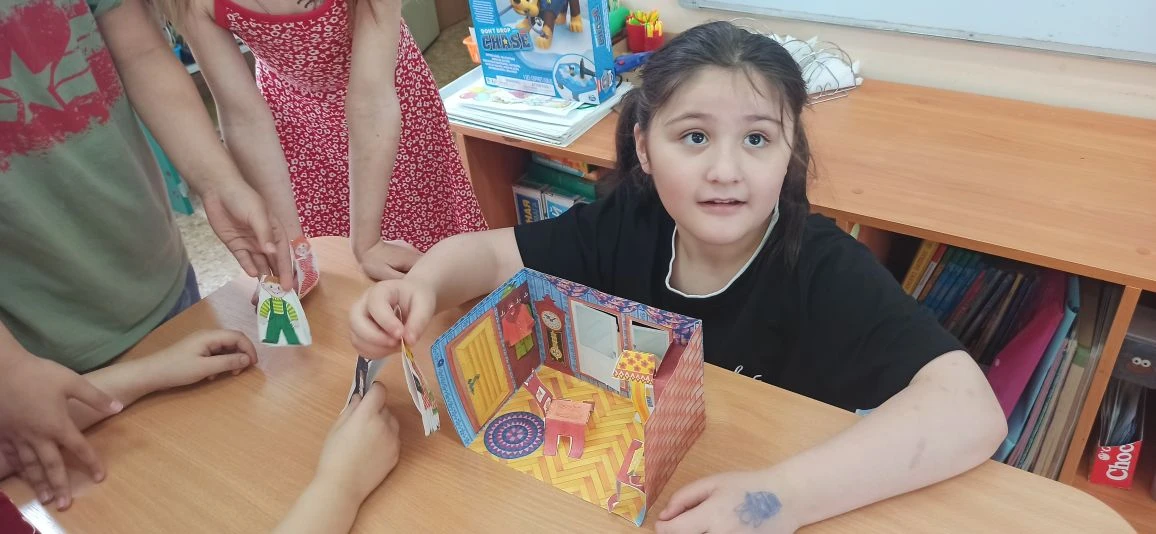 Важна не только безопасность на дорогах, но и безопасность дома. Что делать если в дверь звонит незн