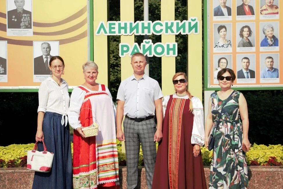 ЛЕНИНСКИЙ РАЙОН ОТКРЫЛ ЮБИЛЕЙНЫЙ КОНКУРС В РУССКОМ НАРОДНОМ СТИЛЕ
 
В Томске дан старт одному из сам