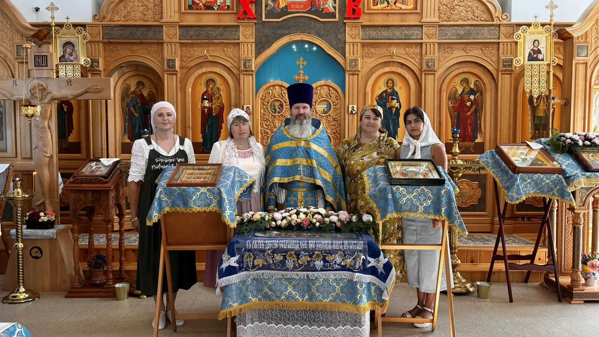С нашим любимым батюшкой💥