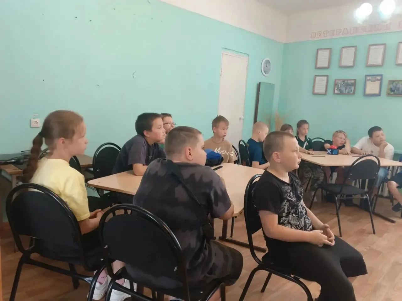 Еще один день в нашем пришкольном лагере пролетел незаметно! 🚀

Вчера, 10 июля, у нас прошел «День 