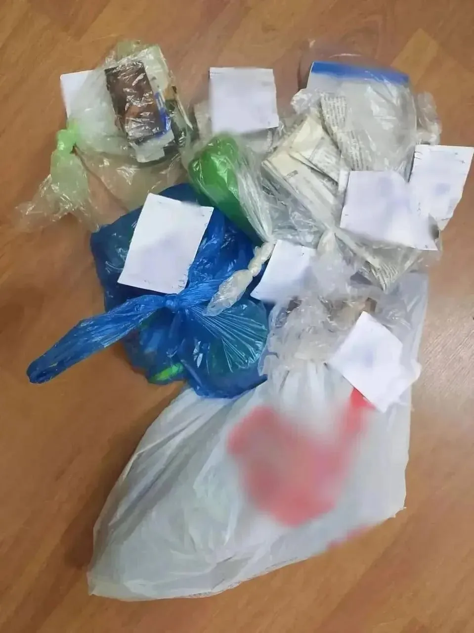 Конопля во дворе и 162 грамма каннабиса: полиция провела обыск у мужчины