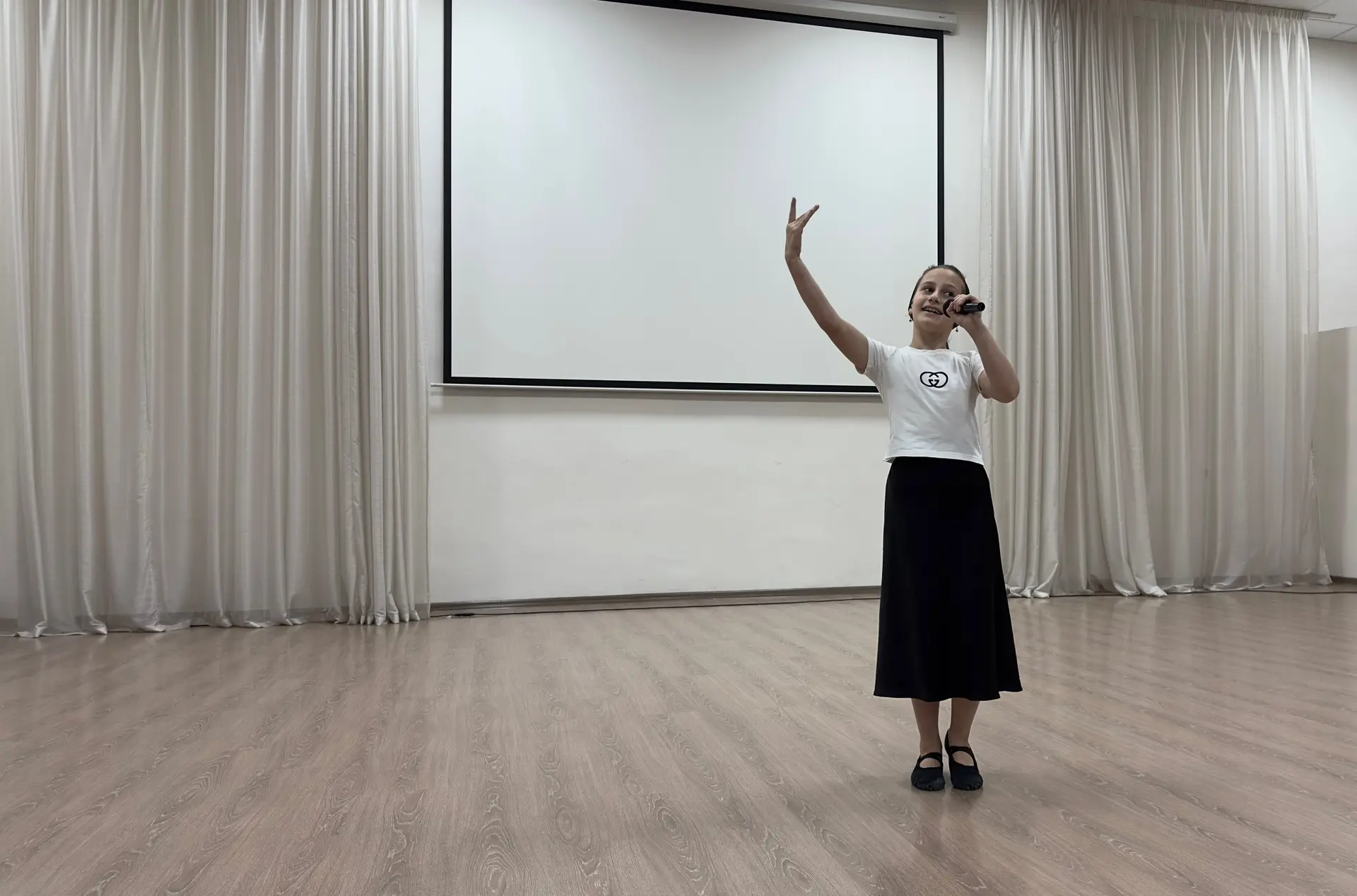 17 июля в 14:00ч. в Доме культуры с. Чири-Юрт провели контертную программу, для участни...
