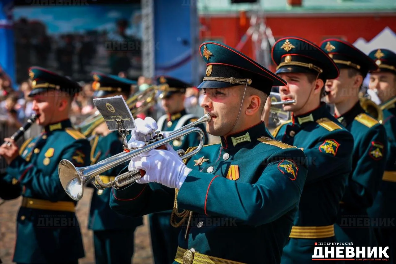 🎺 Музыкальная мощь и традиции Петра I

В Петропавловской состоялся XXVII фестиваль духовых оркестро