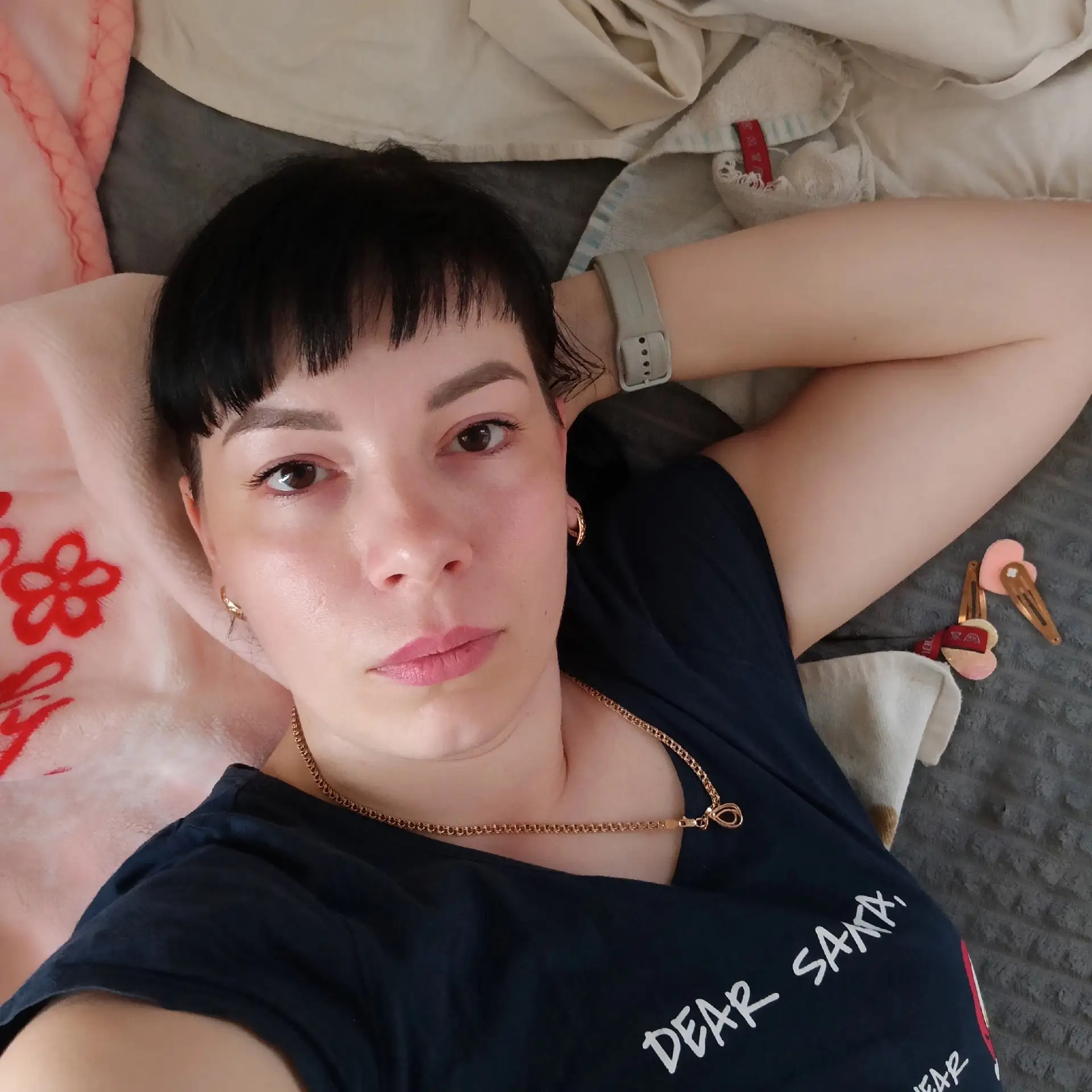 Образ из домашнего фото.

Почему люди так любят фотографироваться у моря?

Наверное, потому что море