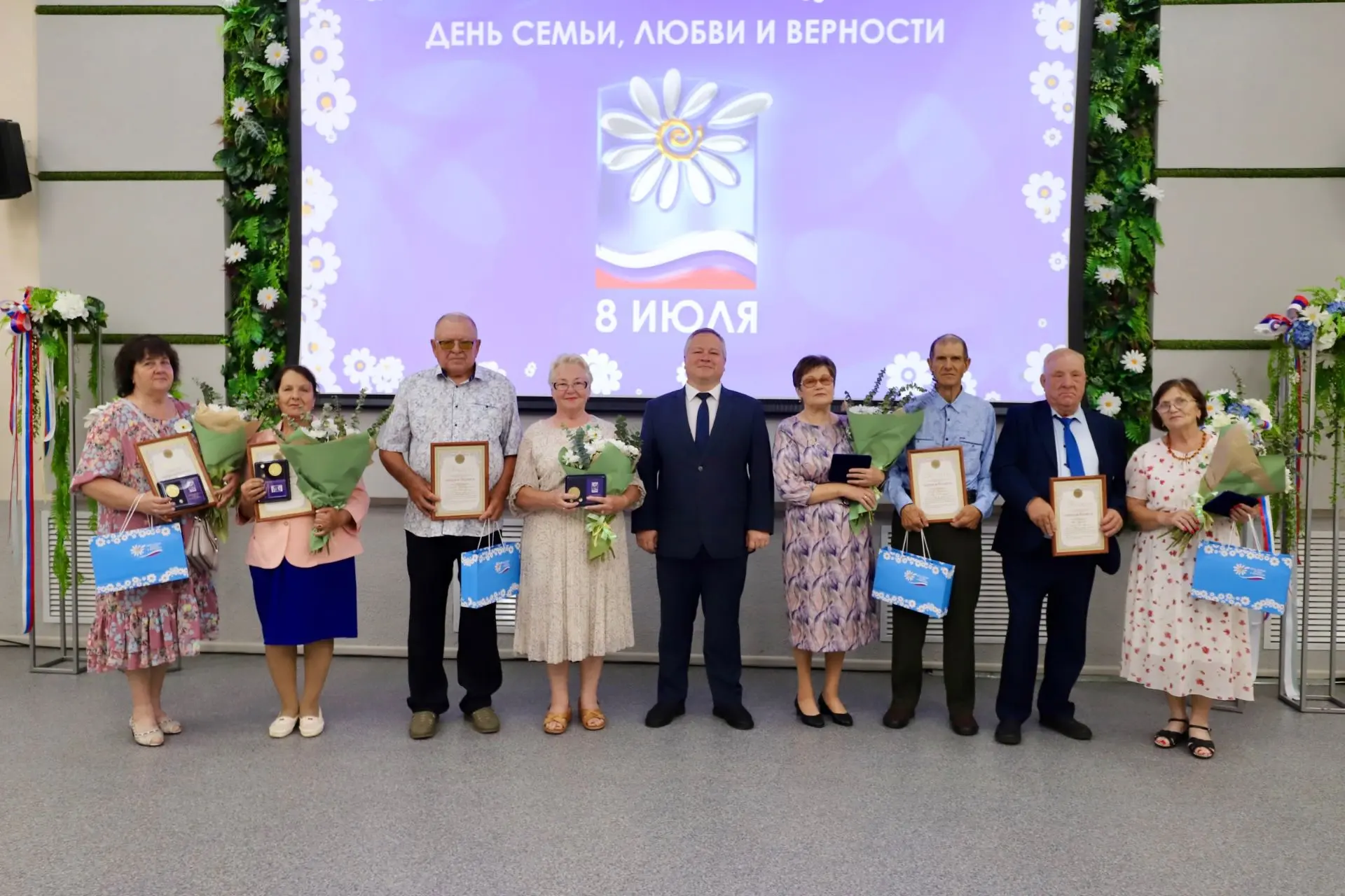 💞Прямо сейчас в Министерстве социальной защиты проходит традиционное торжественное мер...