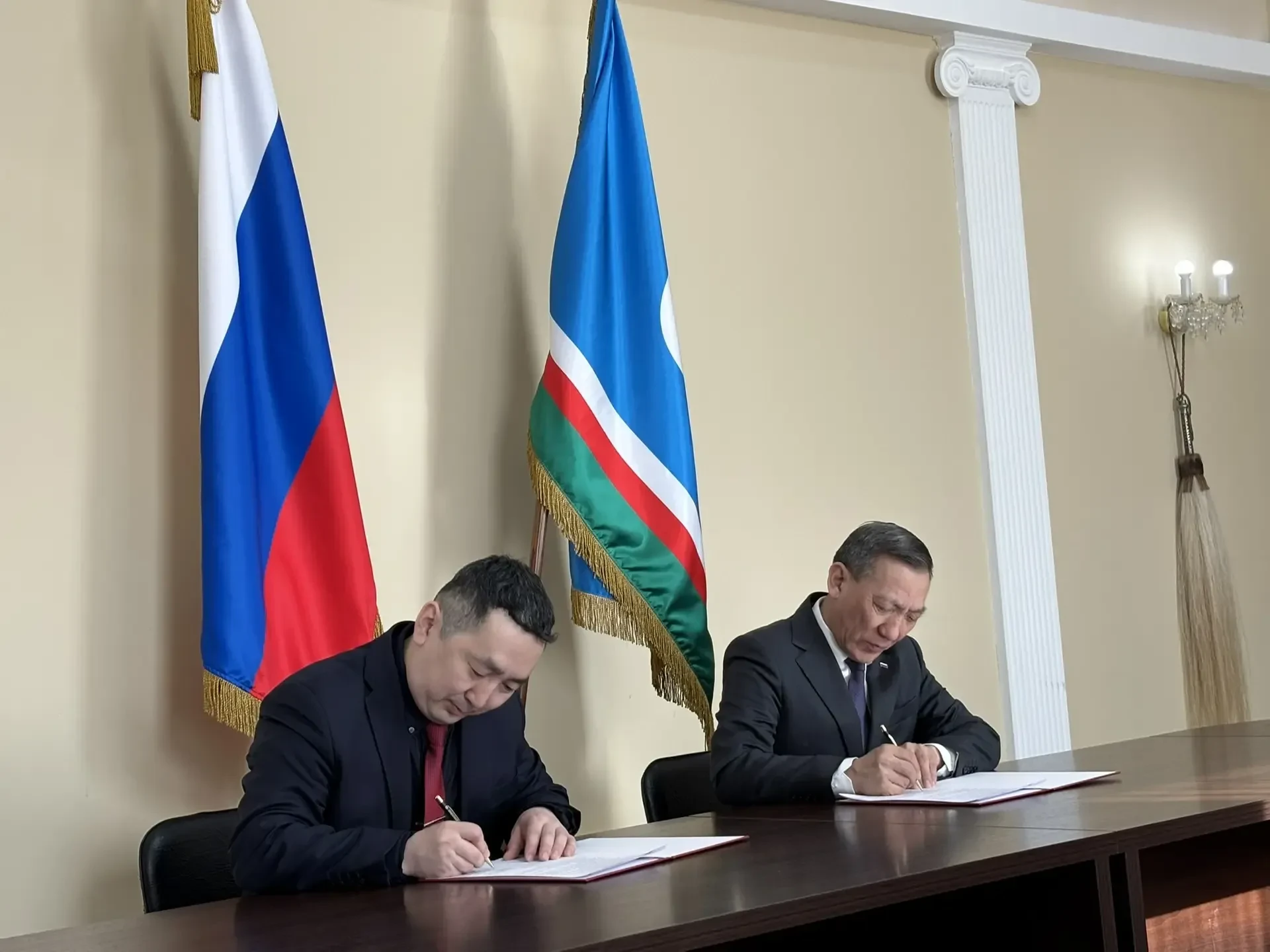Министерство культуры Якутии и семь арктических районов подписали соглашения о сотрудни...