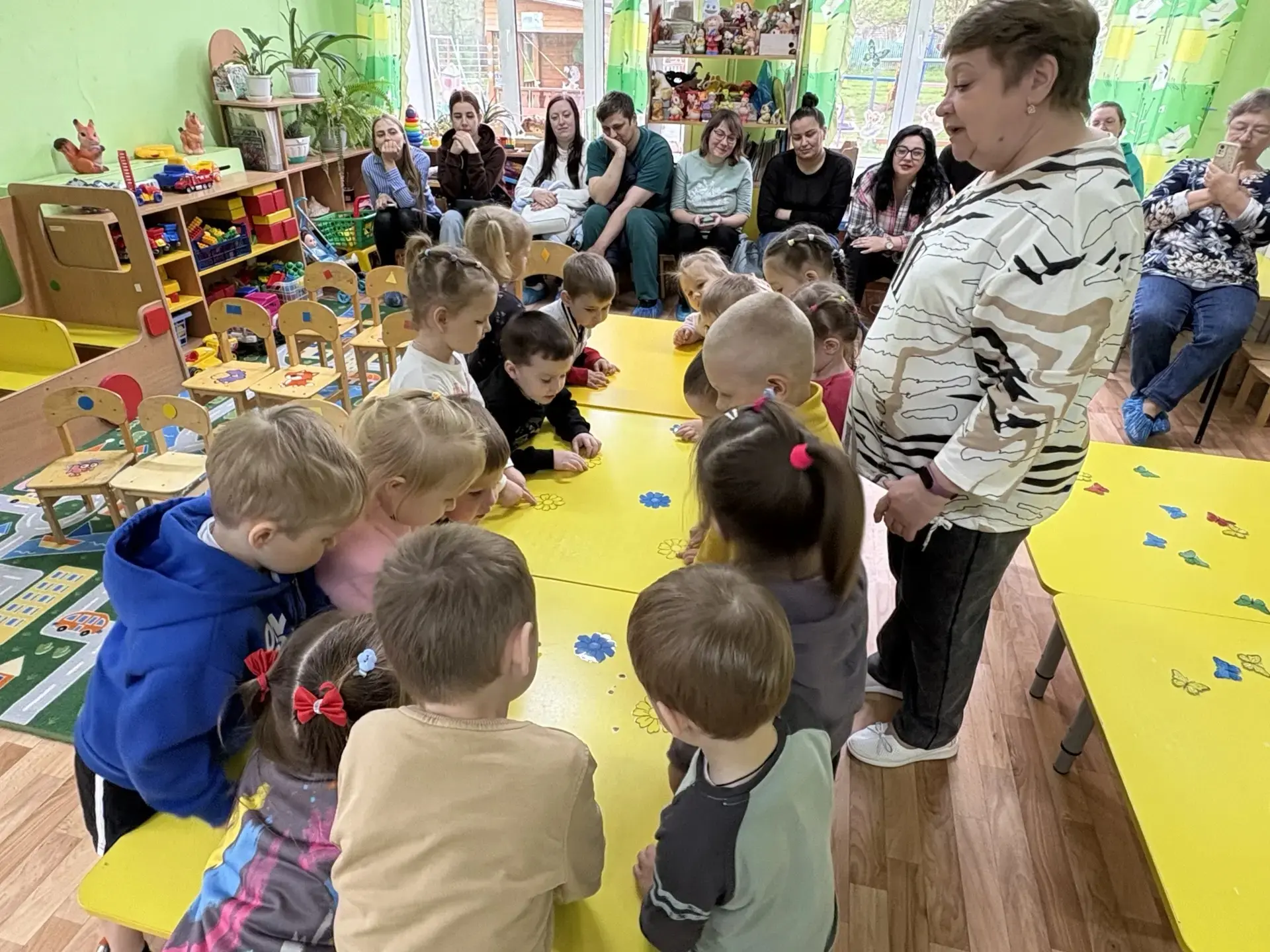Центр развития ребёнка - детский сад "Ленок":   ДЕНЬ ОТКРЫТЫХ ДВЕРЕЙ В ГРУППЕ "СВЕТЛЯЧОК" 🚪🪲  "Нам с