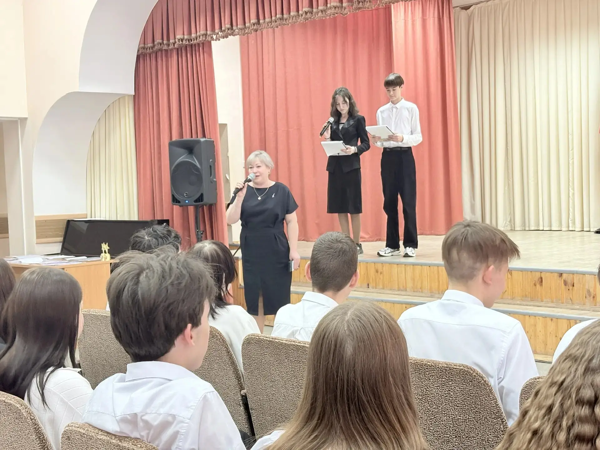 🏆 ГОРДОСТЬ ШКОЛЫ: ЦЕРЕМОНИЯ НАГРАЖДЕНИЯ ЮНЫХ ЭРУДИТОВ  В нашей школе прошла торжественная церемония 