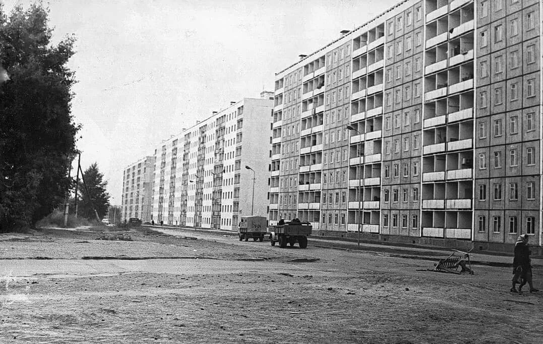 Улица Красина, 45, 47 и Гоголя 194 (справа) 1971г