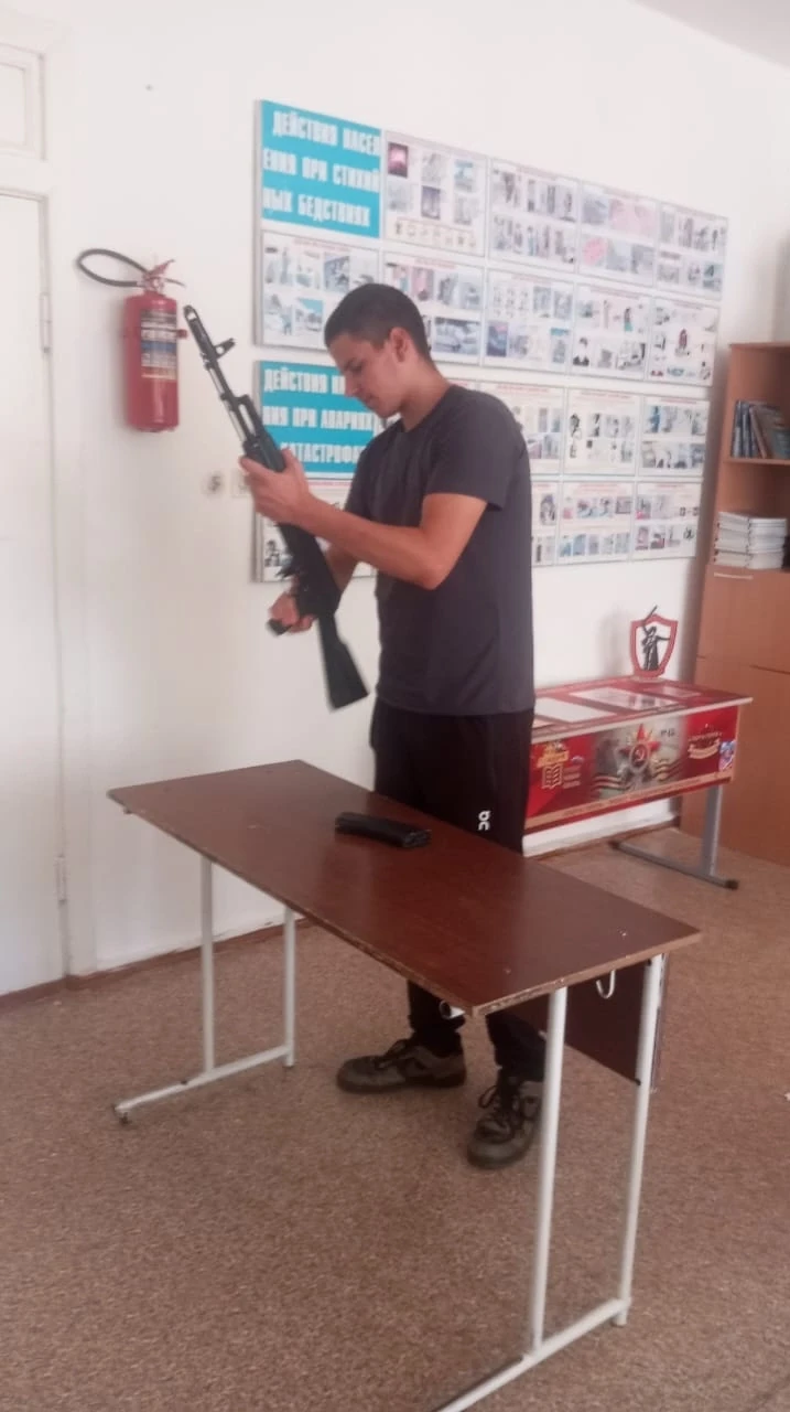 Учебные сборы по основам военной службы
🌟
С 15 по 17 июня 2026 года учащиеся 8‑го класса нашей школ