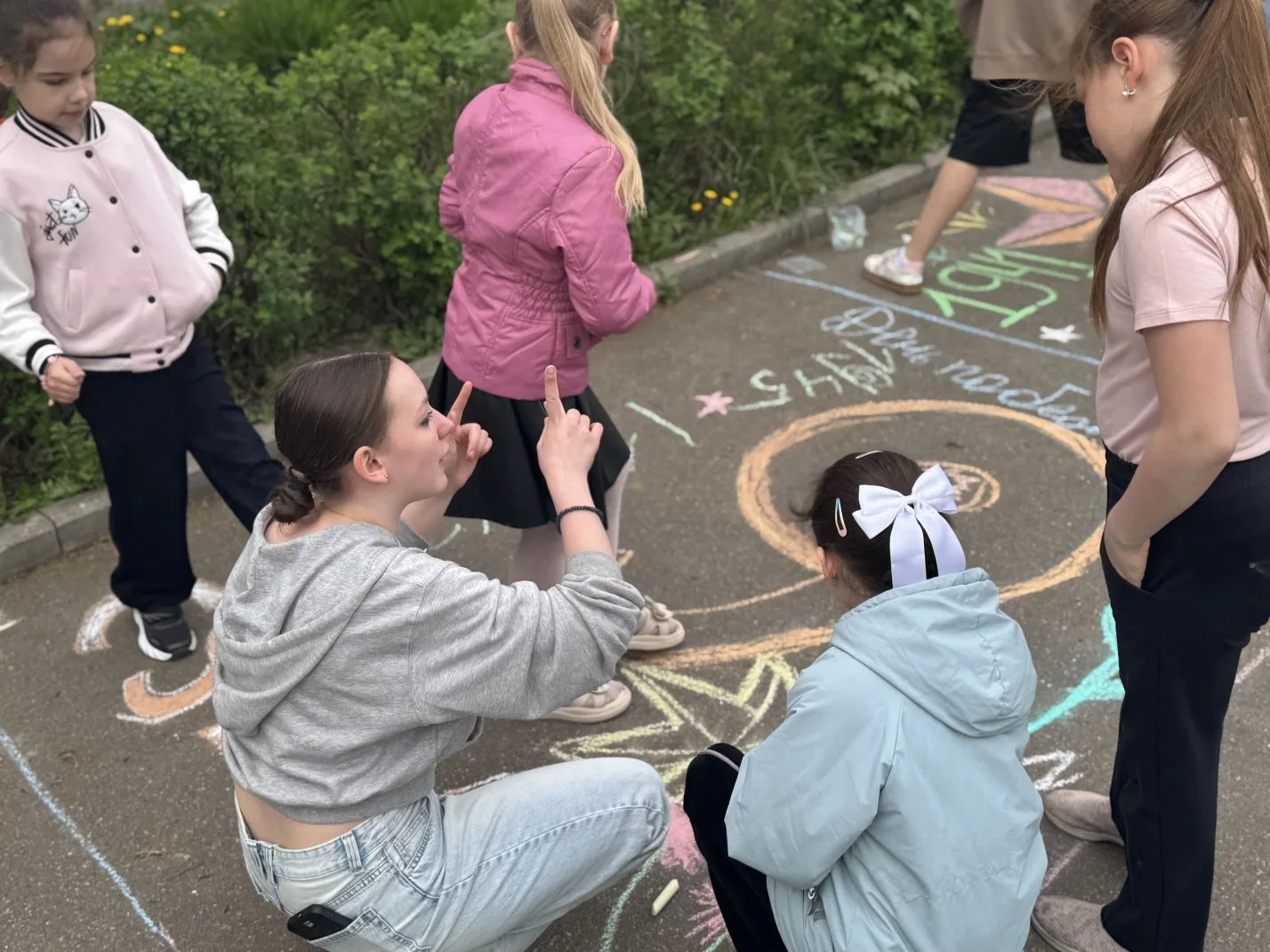 🎨 Память о Победе в детском творчестве  В преддверии 9 Мая ученики нашей школы приняли участие в душ