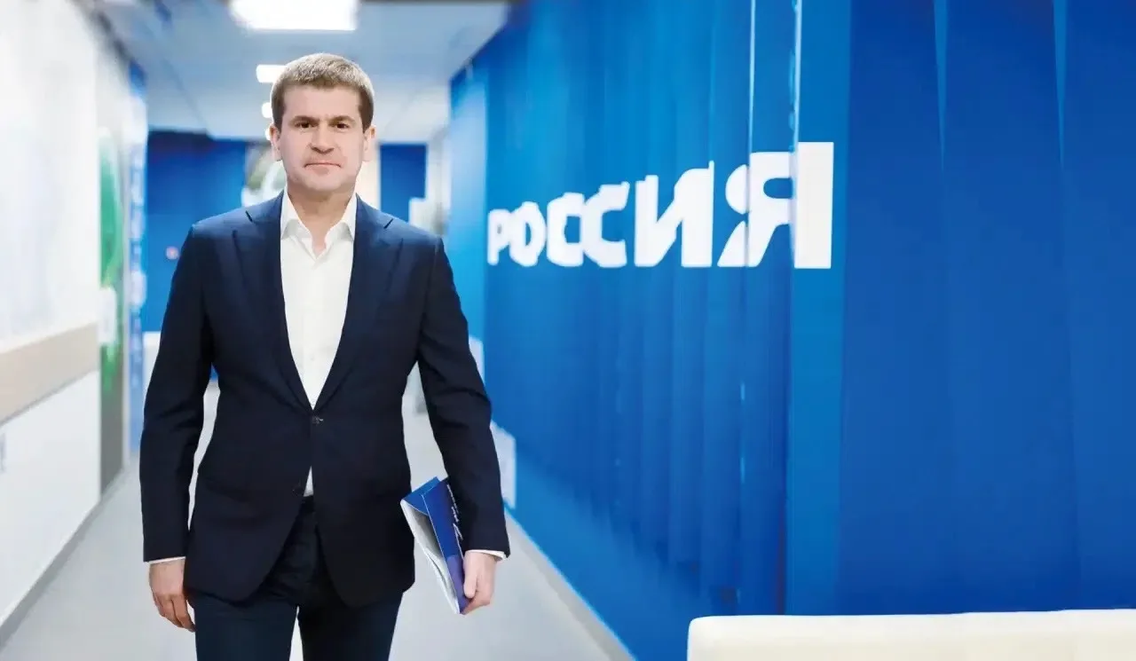 Уважаемый Геннадий  Олегович !

Поздравляем  Вас с днём рождения !

Желаем Вам крепкого здоровья, не