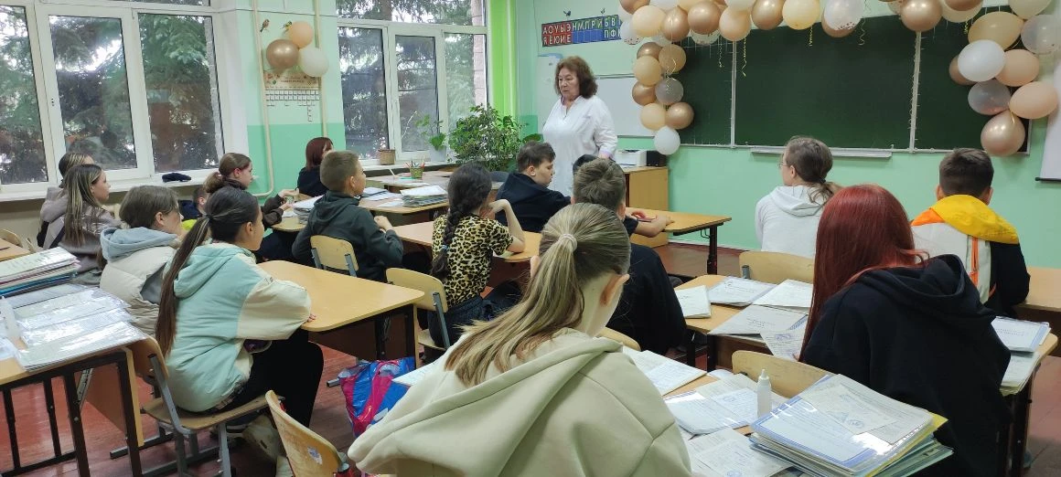 Ребята из лагеря труда и отдыха "Трудовой десант" приняли участие во Всероссийской акци...