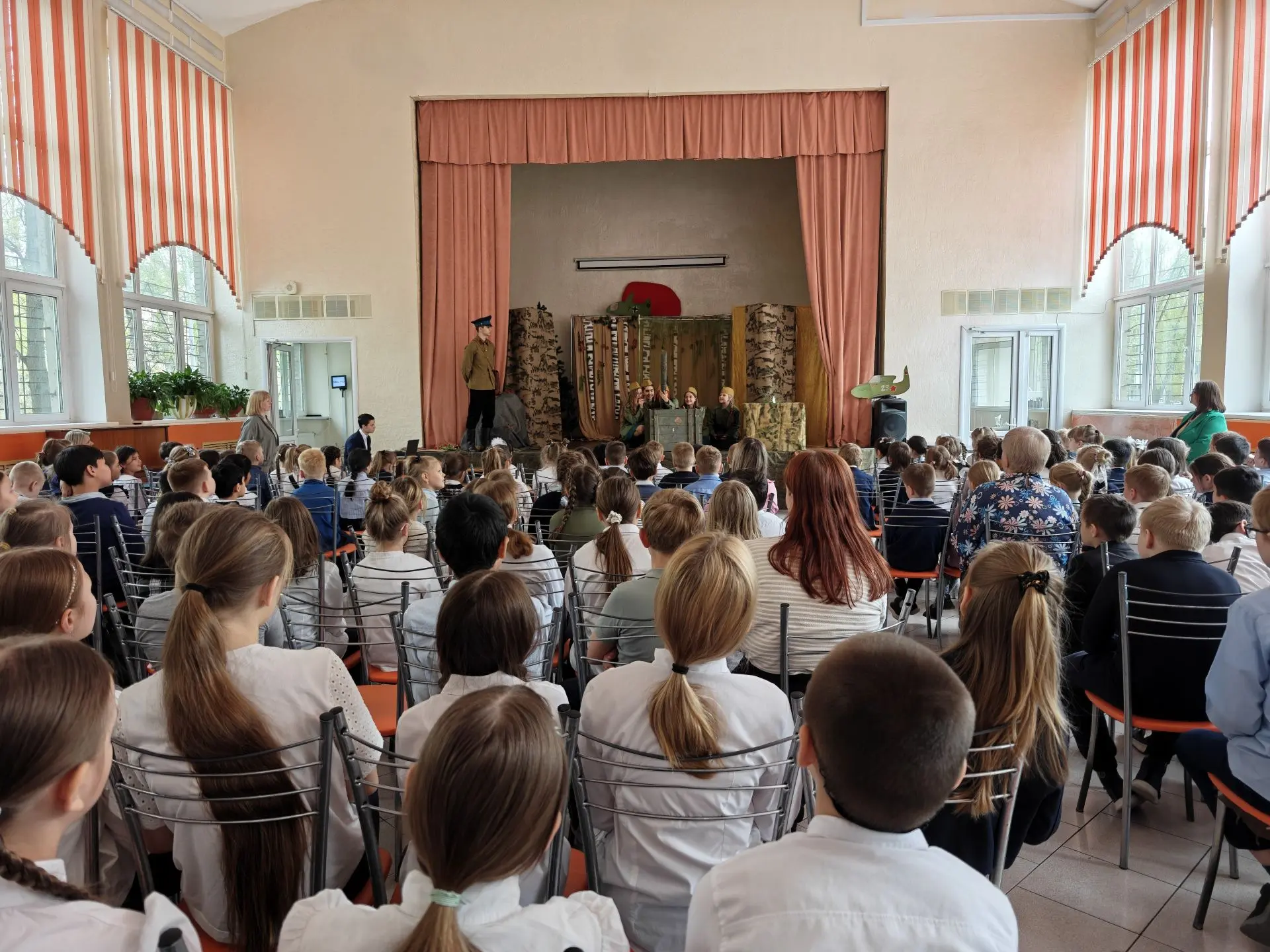 🎭 Школьный спектакль по повести Б. Васильева «А зори здесь тихие»