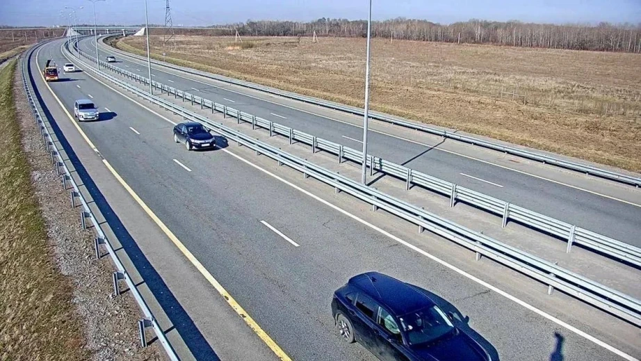 🛣️ На автодороге «Обход Хабаровска» фиксируется устойчивый рост транспортного потока  По итогам перв