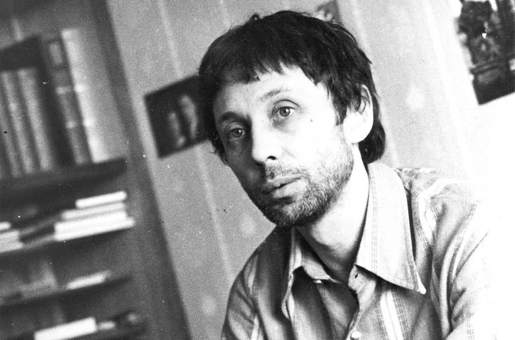 В грязи не вываляешься — чистым не станешь. Может быть, в этом и есть смысл, но не для меня. Не надо