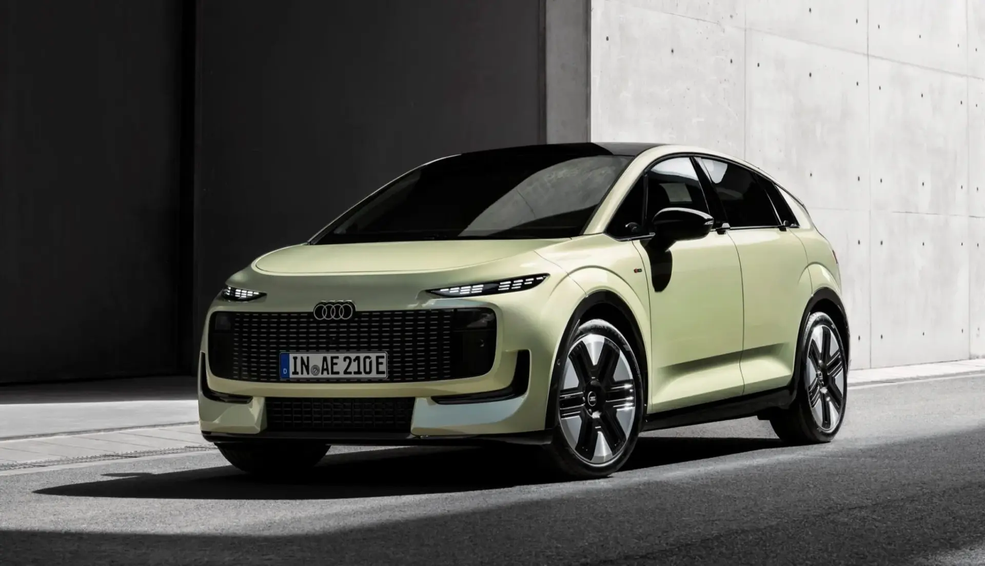 Audi представили A2 e-tron — это самый экономичный автомобиль в истории бренда.