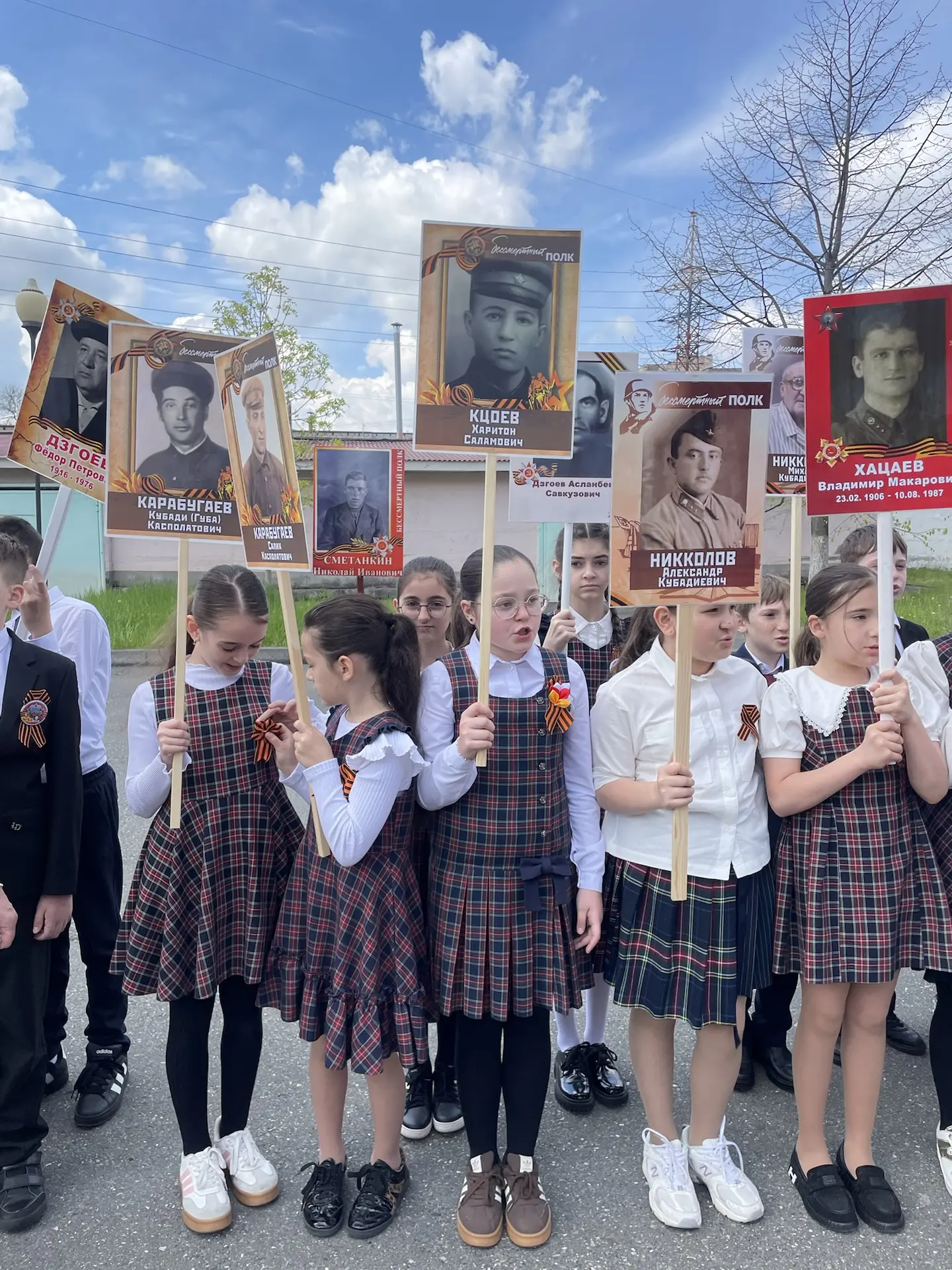 «Бессмертный полк» — живая связь поколений  Сегодня, 8 мая, в лицее прошла трогательная и значимая а