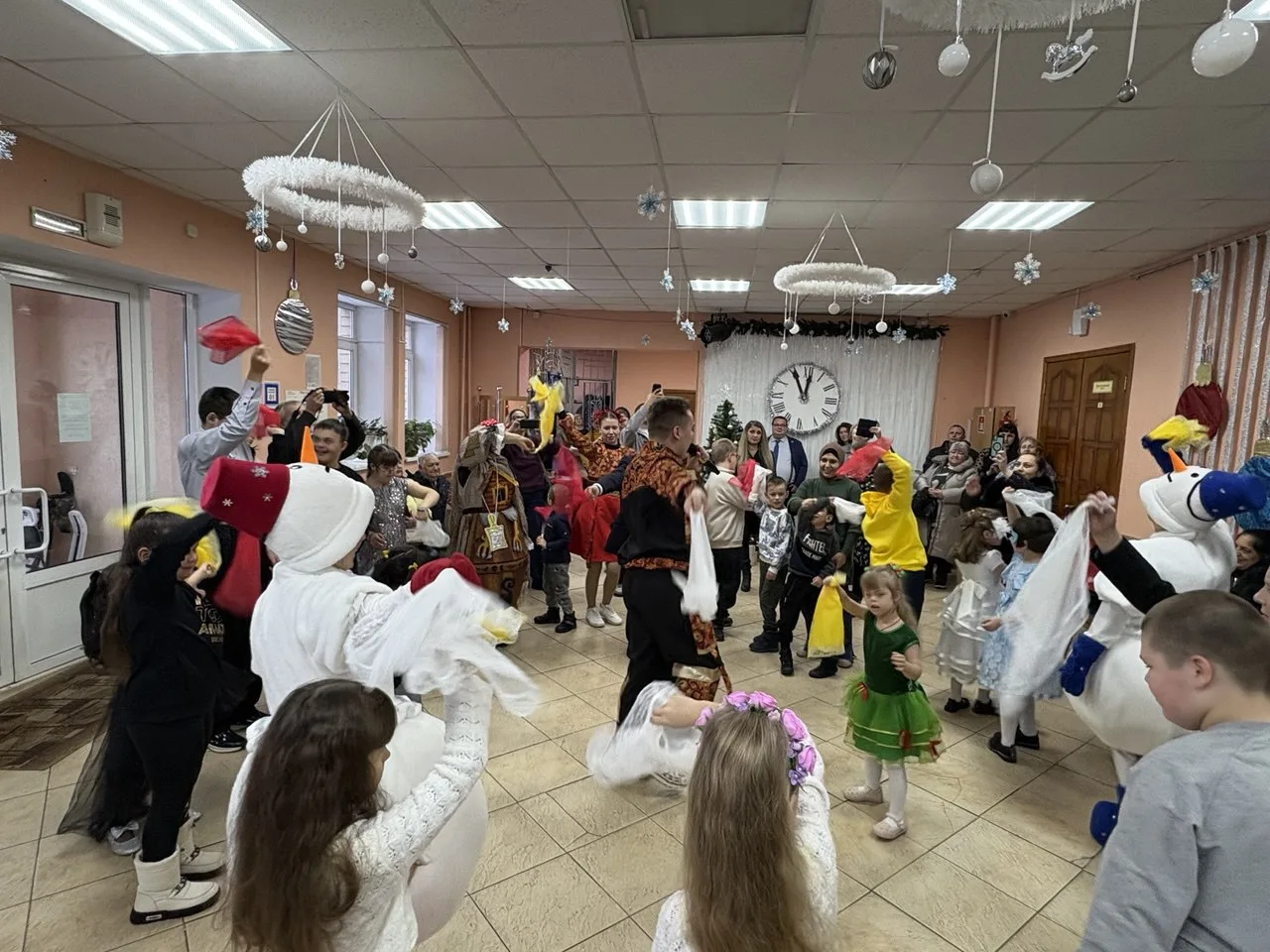 🎄✨🎉Сегодня в МБУК «Березовский КДК» и в Доме культуры р.п.Выездное прошла новогодняя ...