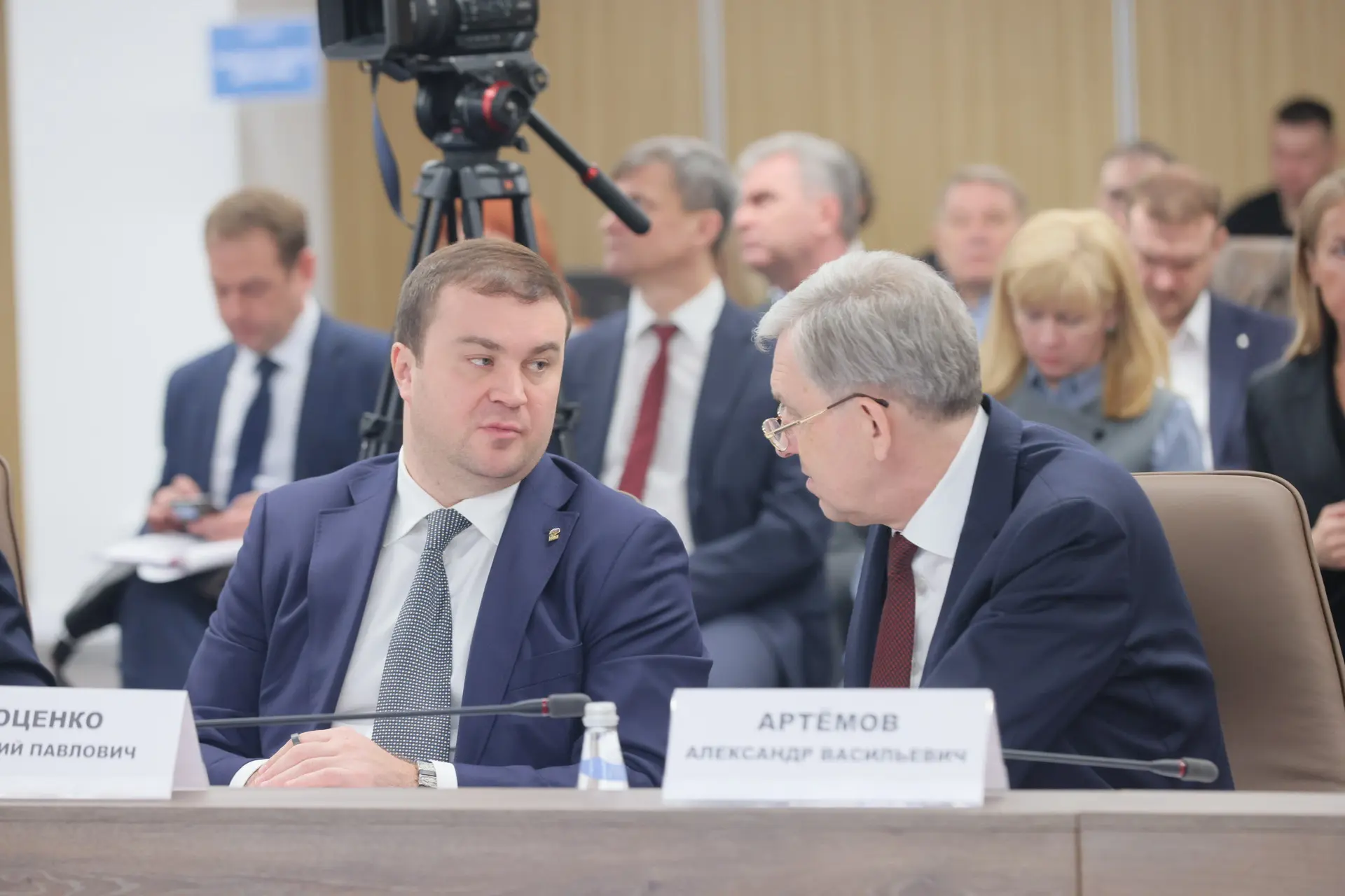 Во главе с полномочным представителем Президента в СФО Анатолием Серышевым и вместе с коллегами-губе