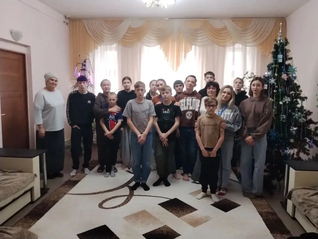 Рождество в центре помощи детям.