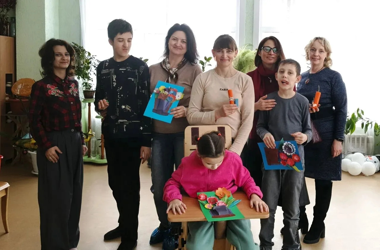 «Ресурс для себя: творчество как опора»

Второй год подряд в ДШИ №4 города Бийска реализуется социал