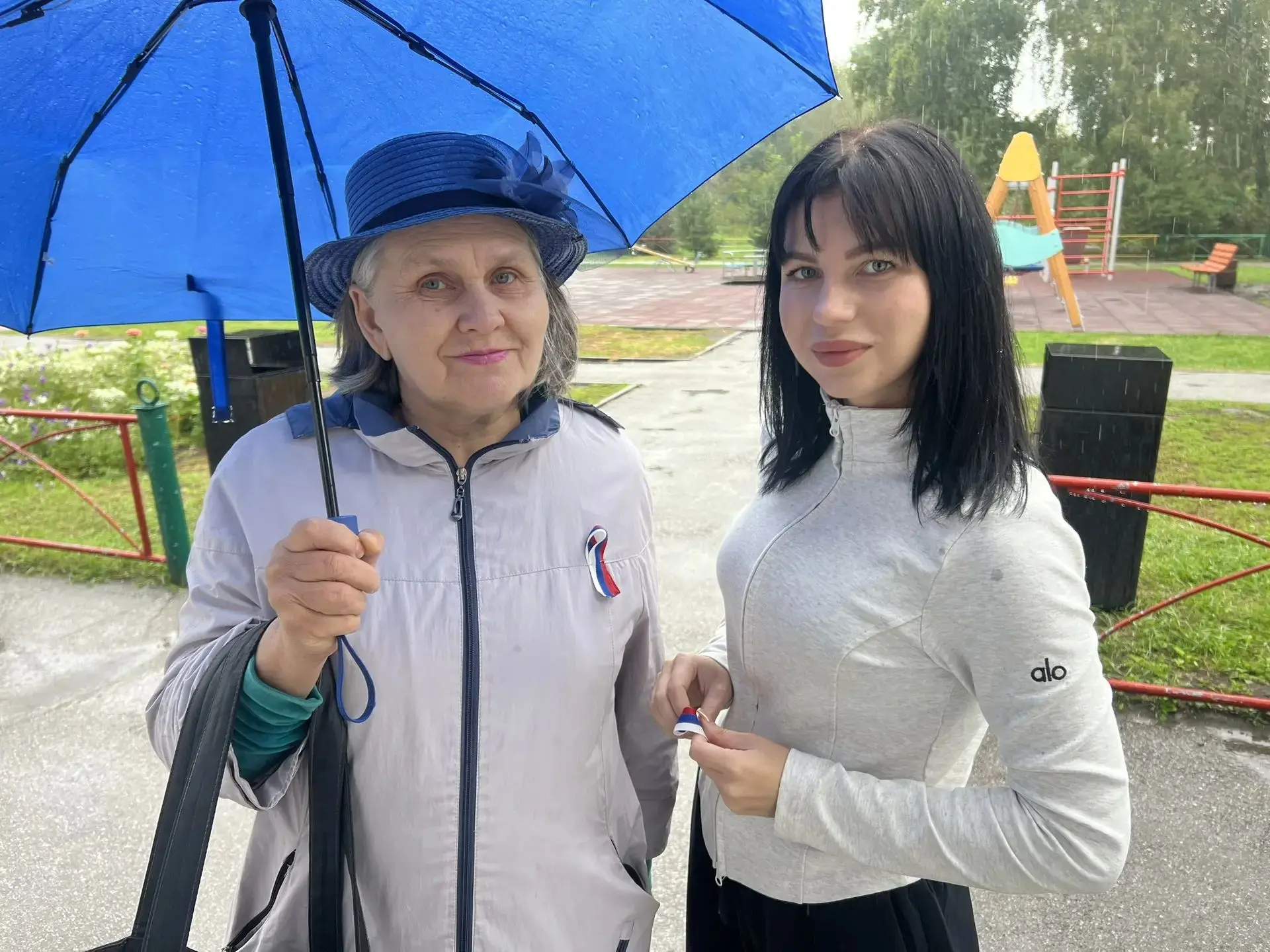 Сегодня, в преддверии Дня государственного флага РФ, сотрудники Культурного центра «Гра...