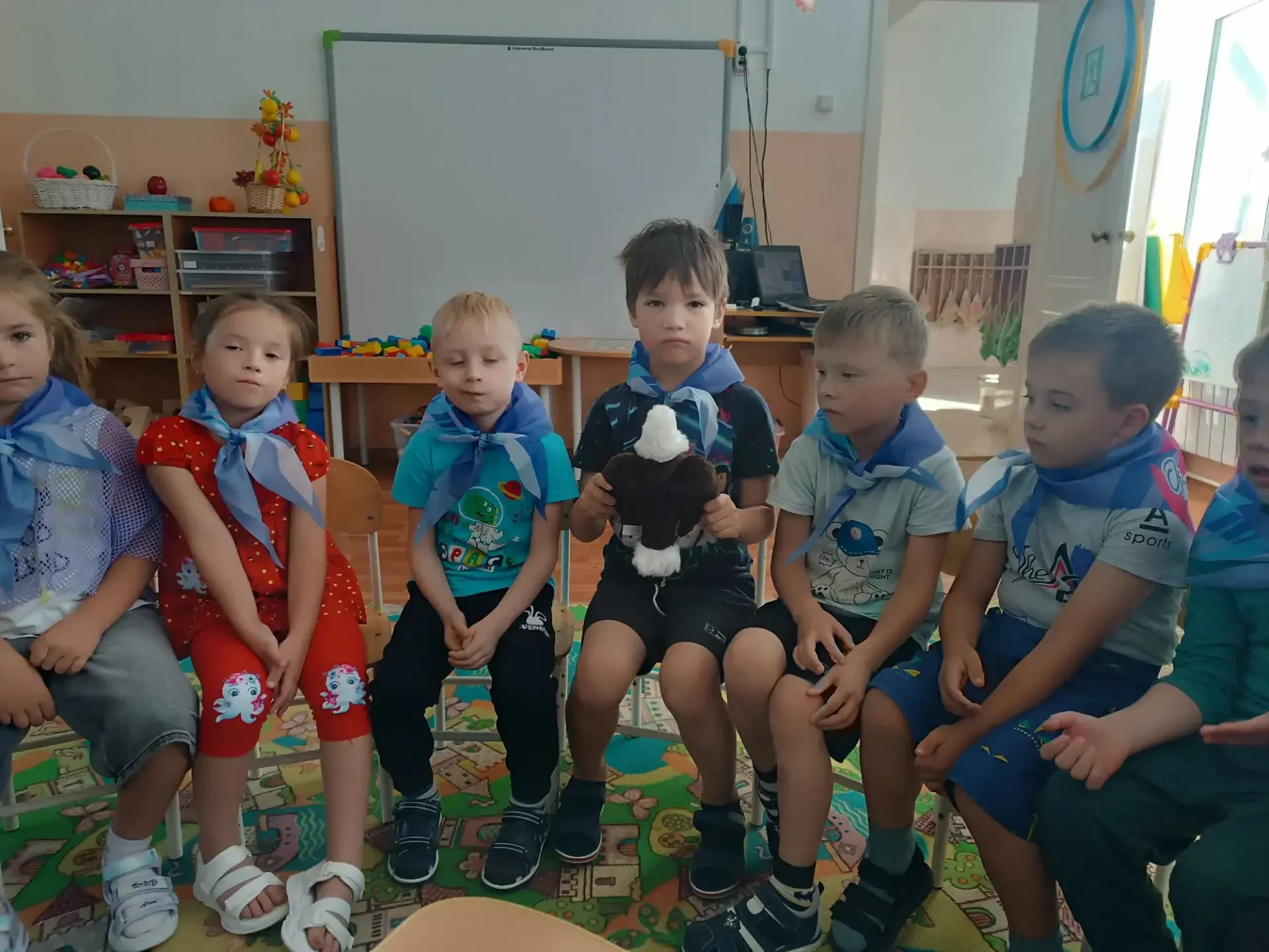 Быть «орленком» — это значит расти добрым, отзывчивым, любить свою Родину и всегда быть...