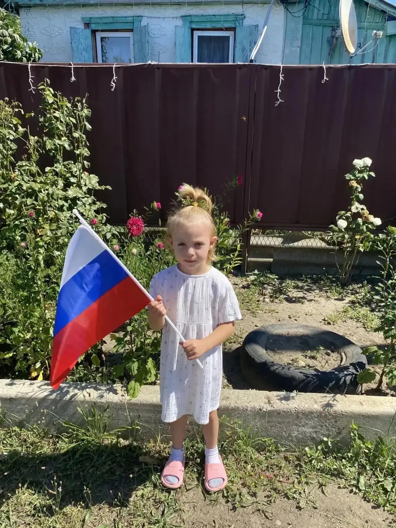 Воспитанница смешанной дошкольной группы Раздольская Валерия принимает участие в акции ...
