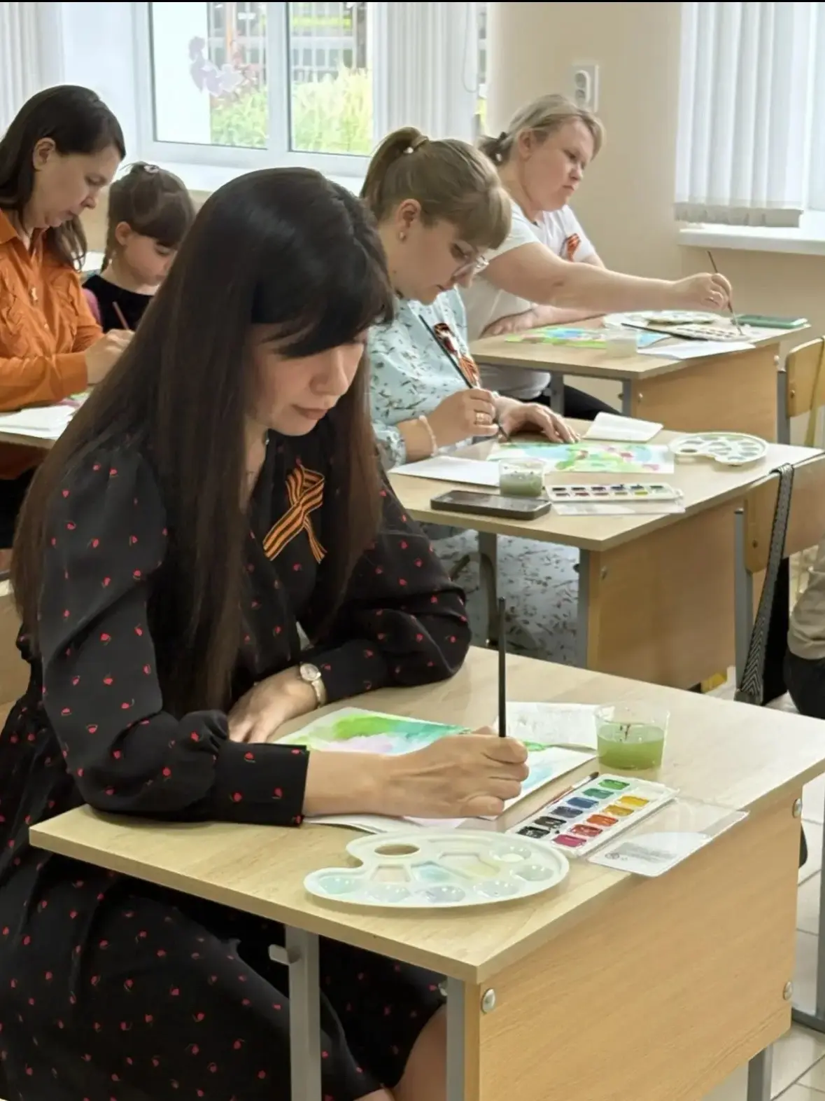 Мастер-класс по ИЗО для взрослых «Сад памяти», посвященный одному из самых значимых пра...