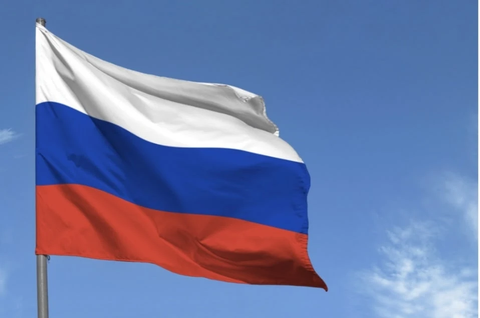 В преддверии Дня Российского флага с детьми провели беседу о национальных символах.